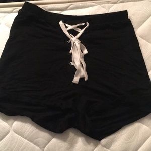Black high wasted fabric short shorts